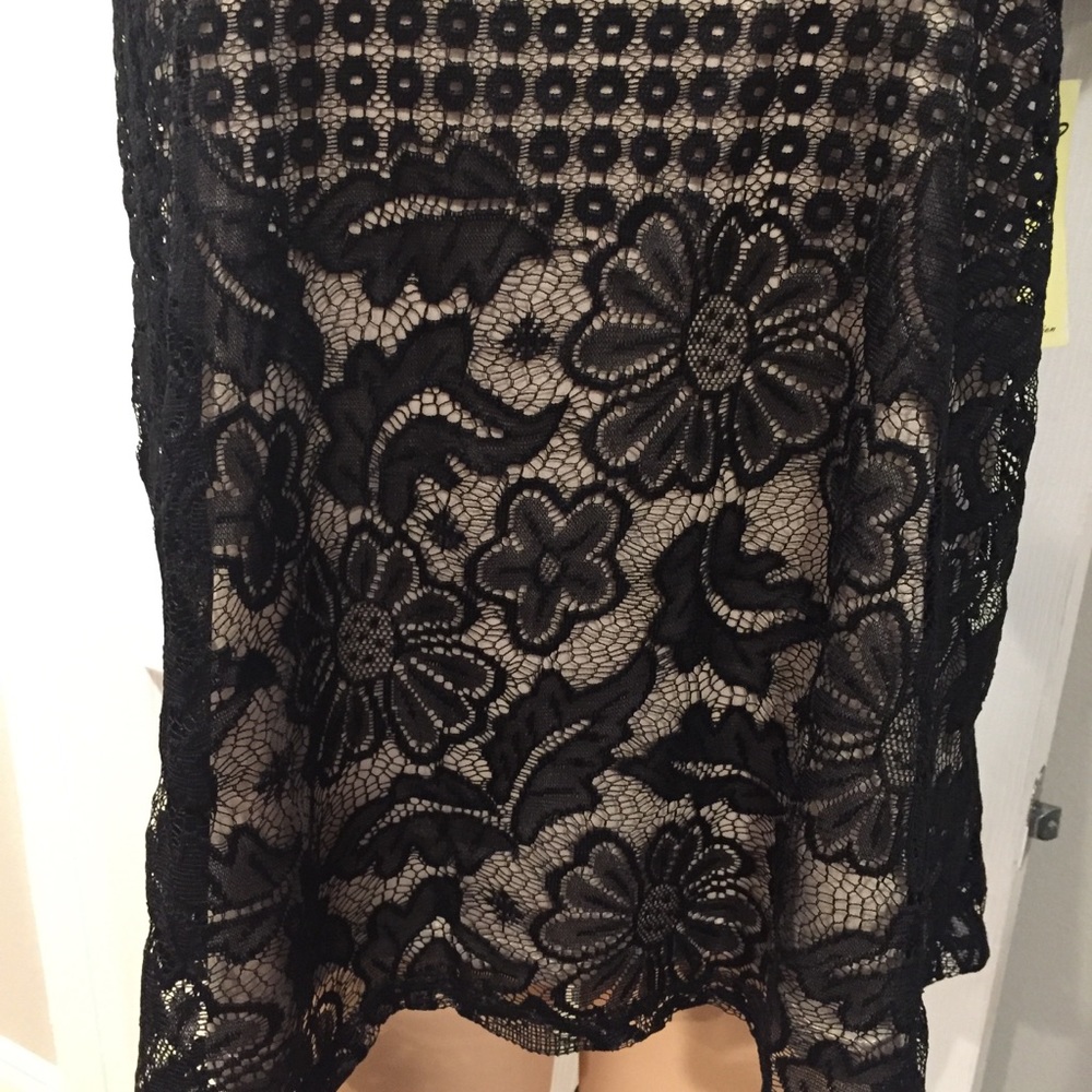 Blouse. - Picture 3 of 5